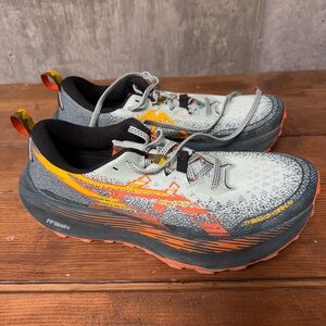 ASICS Men's TRABUCO Max 4 Trail Running Shoes - Gray and Orange Size 10